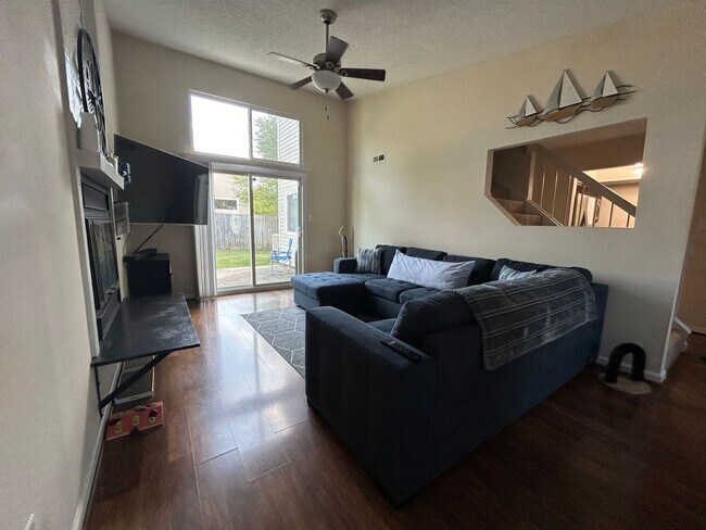 Building Photo - Welcome to this beautifully updated 3 bedr...