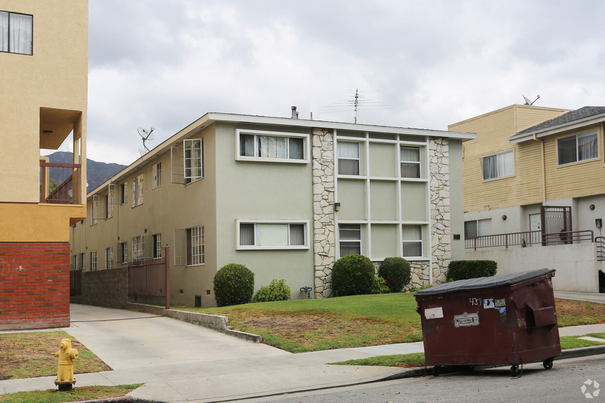 Building Photo - 429 W Glenoaks Blvd
