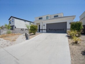 Building Photo - 1409 E Shangri La Rd