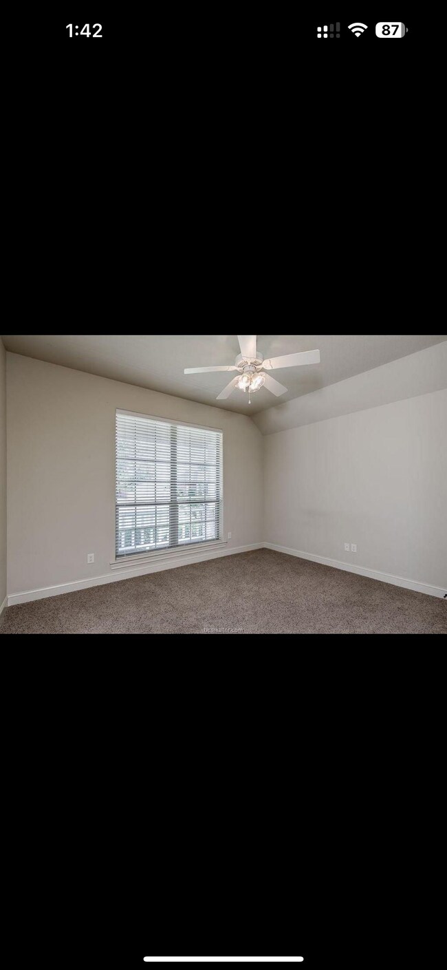 Building Photo - 3912 Lambermont Dr
