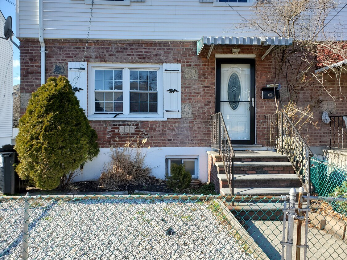 Primary Photo - 307 Kimball Ave