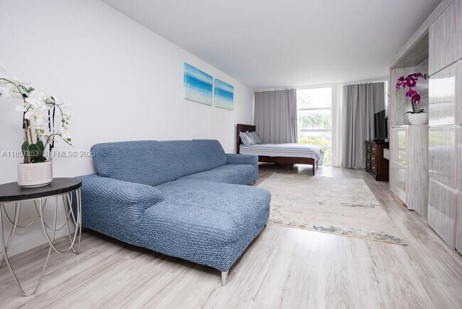 Foto del edificio - 501 Three Islands Boulevard