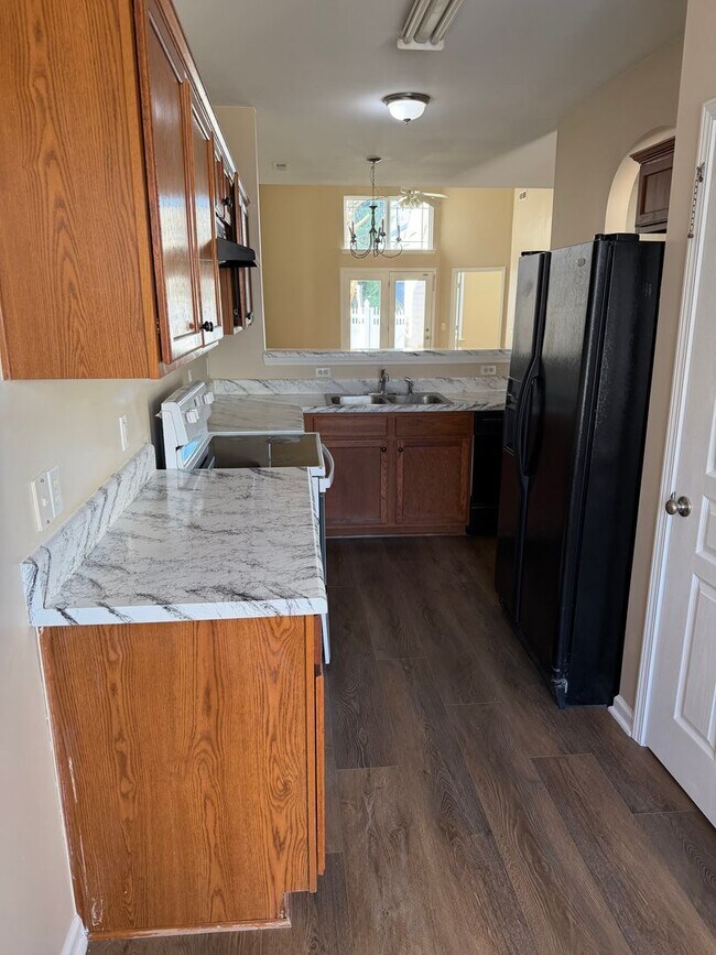 Building Photo - MOVE-IN SPECIAL: 3Bedroom 2.5 Bath Townhouse! Half Off First Month + NO Admin Fees + NO App Fees!