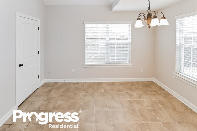 Building Photo - 2700 Pinnacle Dr