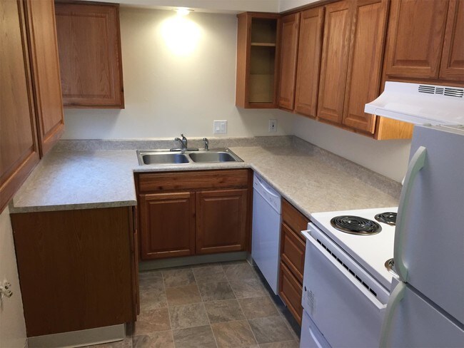 Building Photo - 807 Bennett Ave