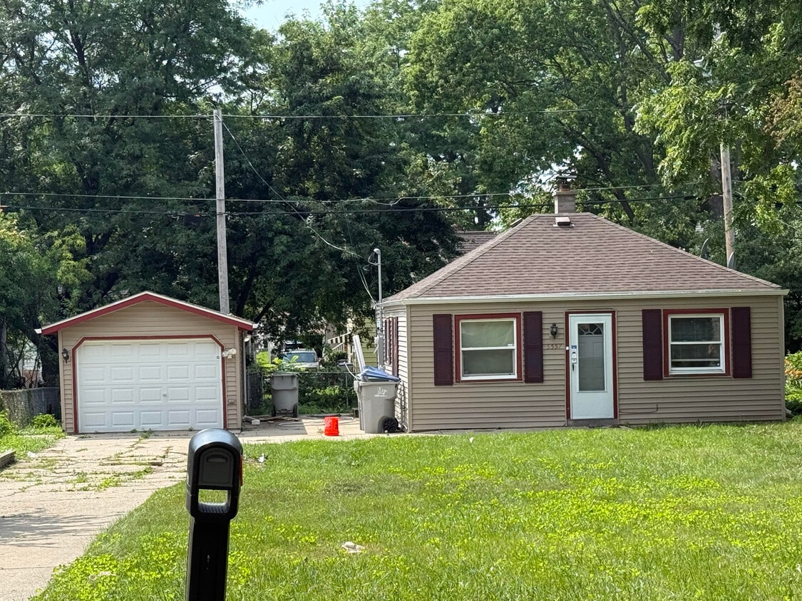 5557nn 53rd - 5557nn  53rd