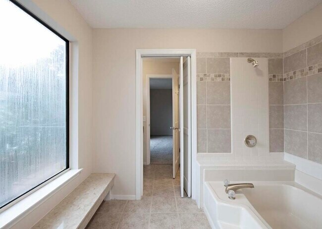 Foto del edificio - 946 Holbrook Cir