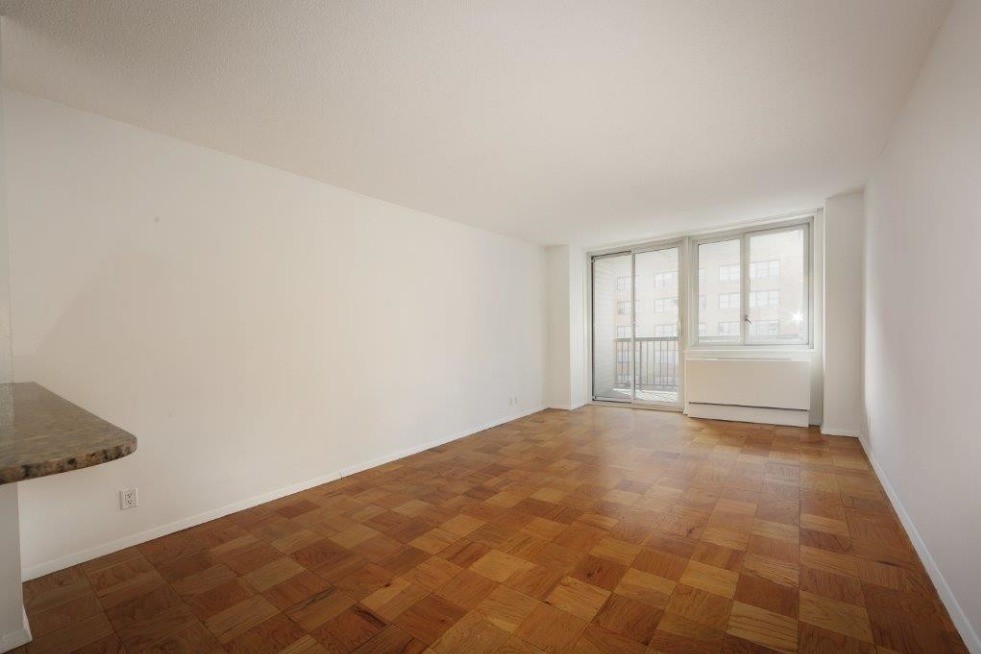 Primary Photo - 115 E 34th St