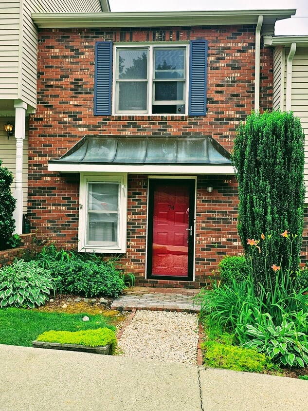 Primary Photo - 2705 N Center St