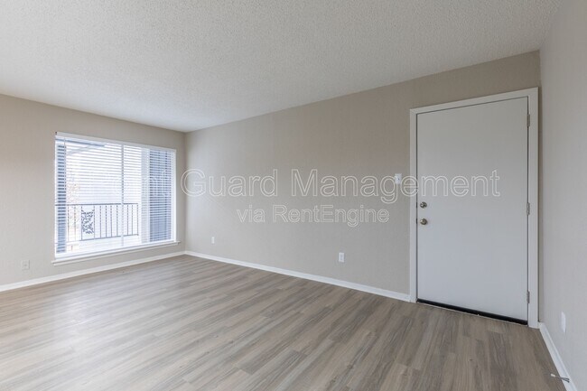 Foto del edificio - 2204 Ridgmar Plaza