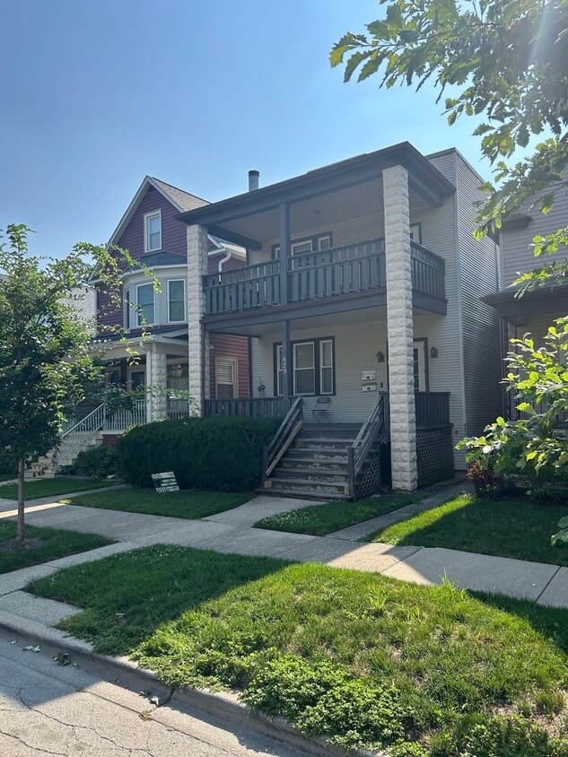 Primary Photo - 829 Beloit Ave