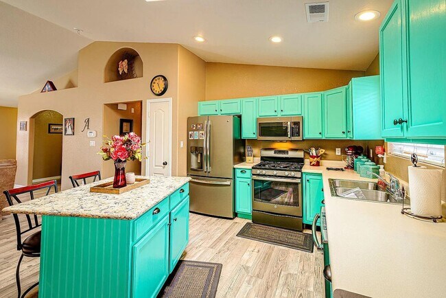 Foto del edificio - 7160 Elk Creek Rd NE