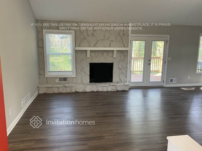 Foto del edificio - 232 Rustic Ridge Dr NE