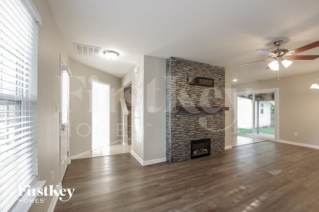 Building Photo - 5802 Crosswinds Ct