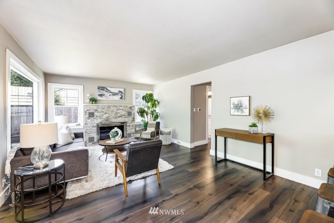 Photo - 1025 S 112th St House