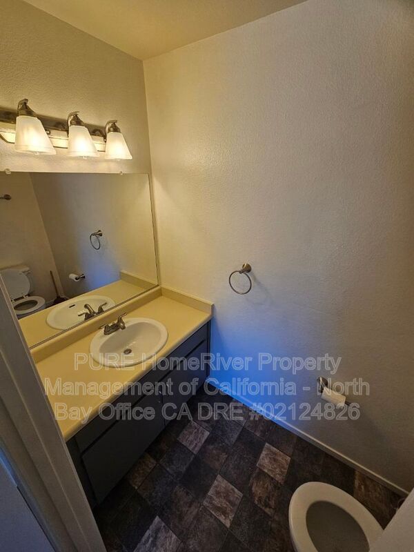 Building Photo - 619 Donner Ln