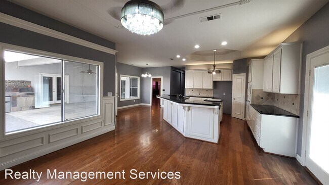 Building Photo - 4 br, 3 bath House - 2509 Oak View Ct.