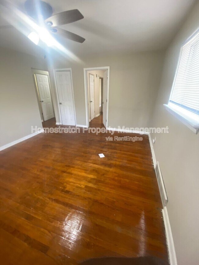 Foto del edificio - 6657 Kenwood Dr