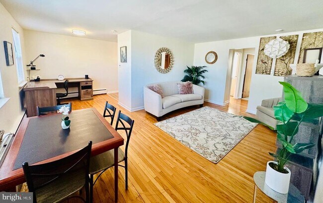 Foto del edificio - 1334 Montgomery Ave