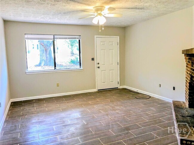 Foto del edificio - 410 Lexington Heights