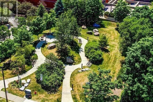 Photo du bâtiment - 7-317 Kenaston Gardens
