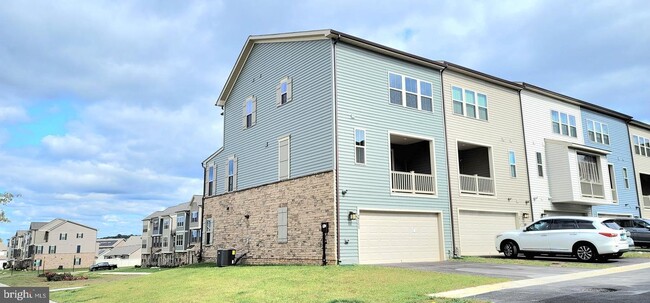 Building Photo - 3711 Stone Barn Dr