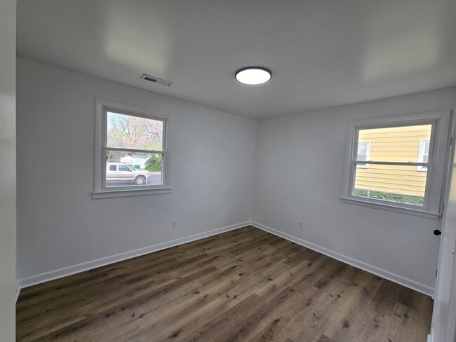 Building Photo - 602 Stonewall Ave