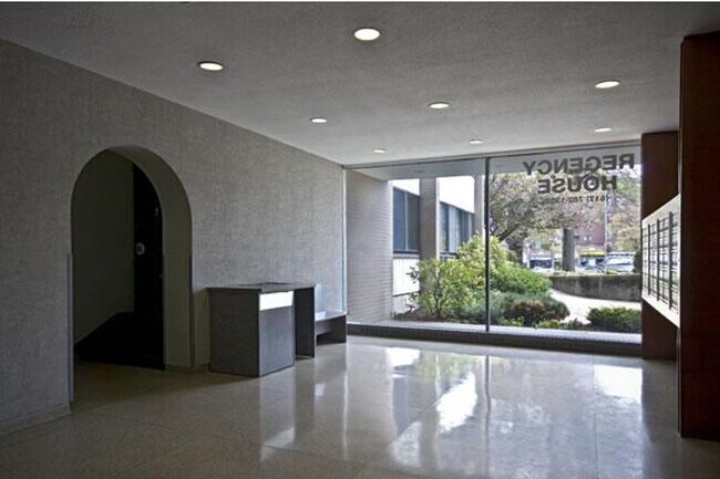 Foto del edificio - 1455 Commonwealth Ave