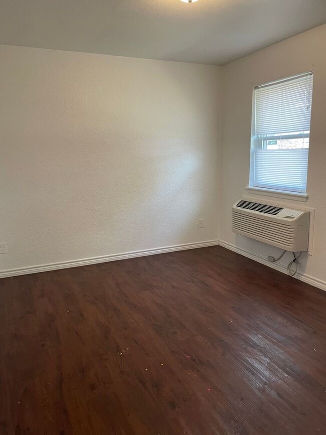 Foto del edificio - Adorable 2 Bedroom on the South Side!