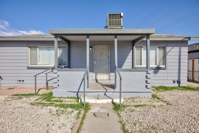 Building Photo - Spacious 4 bedroom, 2 bathroom home located in North Las Vegas