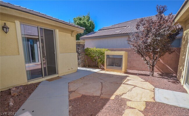Foto del edificio - 8044 Slate Falls St