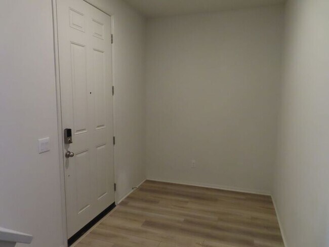 Foto del edificio - 40585 Melrose Dr