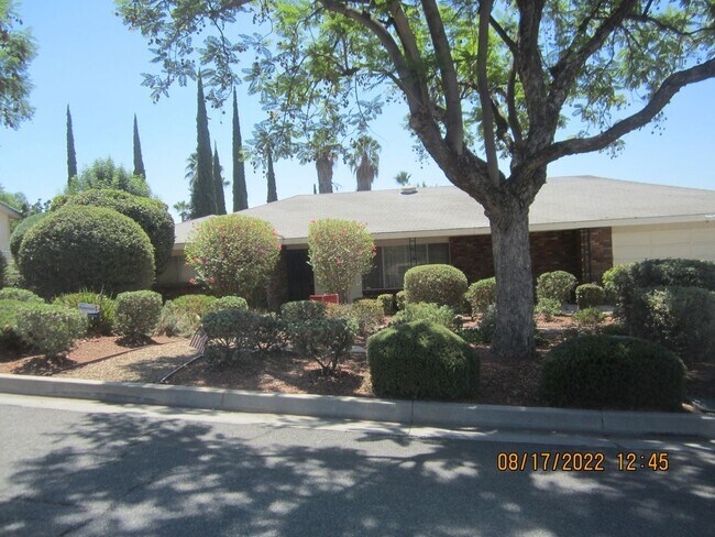 Building Photo - 3 br, 2.5 bath House - 1290 HIGHRIDGE ST