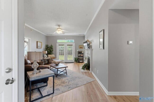 Foto del edificio - 236 River Oaks Dr