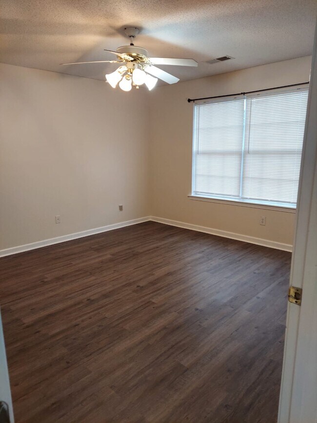 Building Photo - 539 Providence Crossing Dr