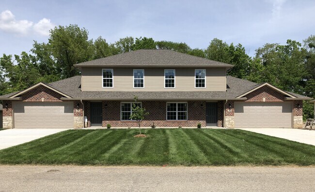 Foto del edificio - 1338 Village Circle Dr