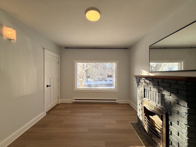 Building Photo - 61 Curry St