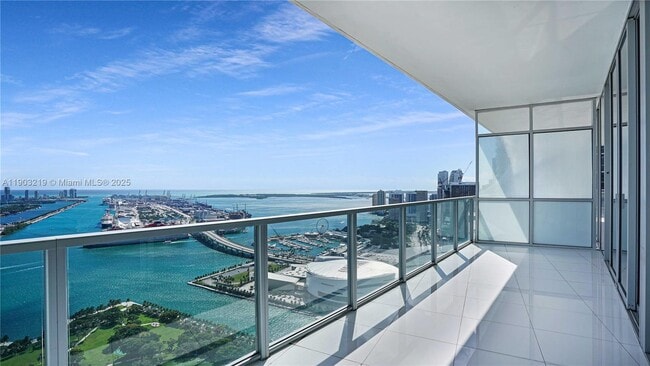 Foto del edificio - 1100 Biscayne Blvd