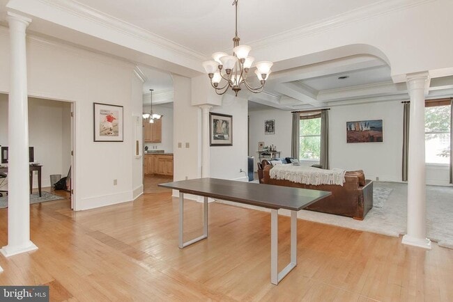 Building Photo - 33 N Market St