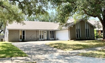 Building Photo - 2819 Colony Dr