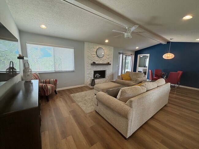 Building Photo - 30 Sea Harbor Dr W