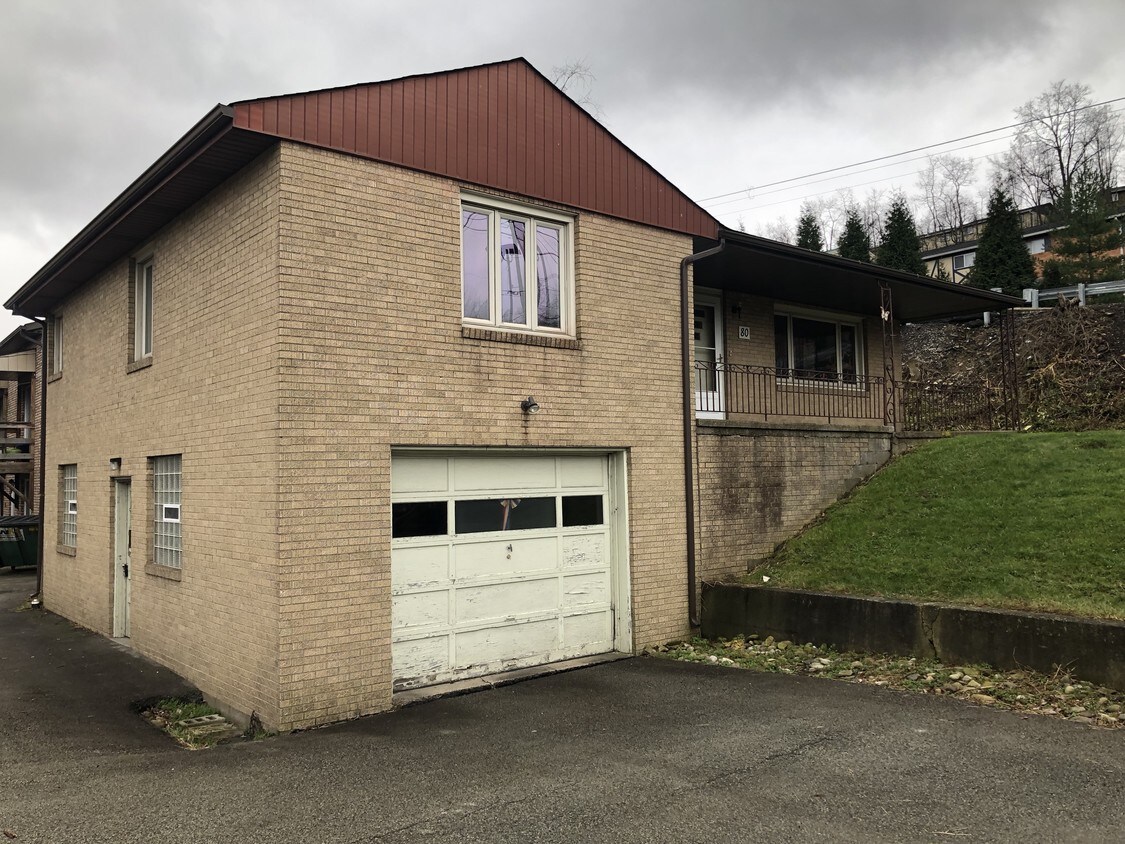 80 Colony Dr, Irwin, PA 15642 House Rental in Irwin, PA