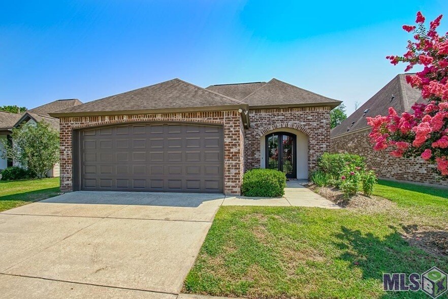 Primary Photo - 7703 Ibiza Dr