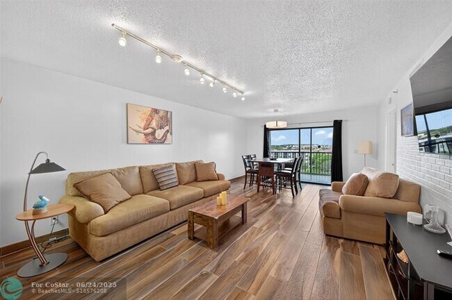 Building Photo - 2217 Cypress Island Dr
