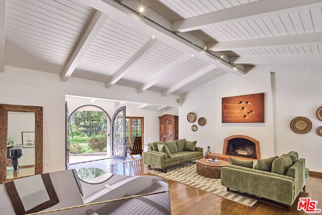 Foto del edificio - 6138 Ramirez Canyon Rd