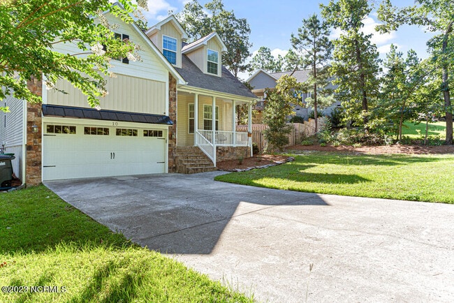 Foto del edificio - 10 Bradley Ln