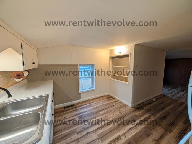 Building Photo - 1620 1/2 P Ave., New Castle, IN 47362