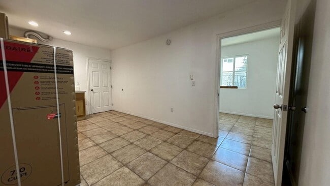 Building Photo - 1496 Belle St