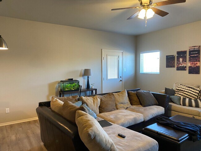 Foto del edificio - 525 N Chicago Ave