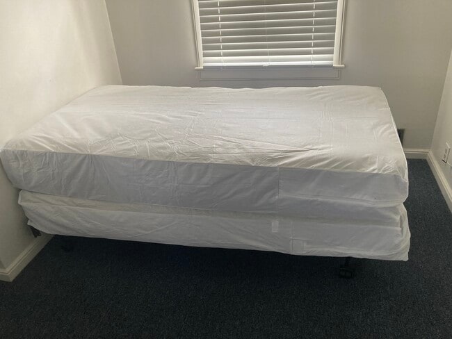 Foto del edificio - 1120 Evans Ave